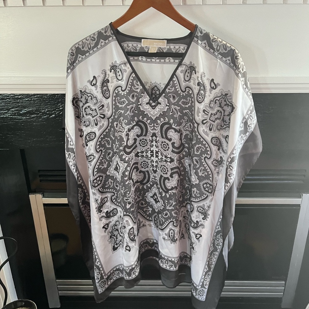 Women’s Shirt-Michael Kors - size S/M, White black & gray pattern